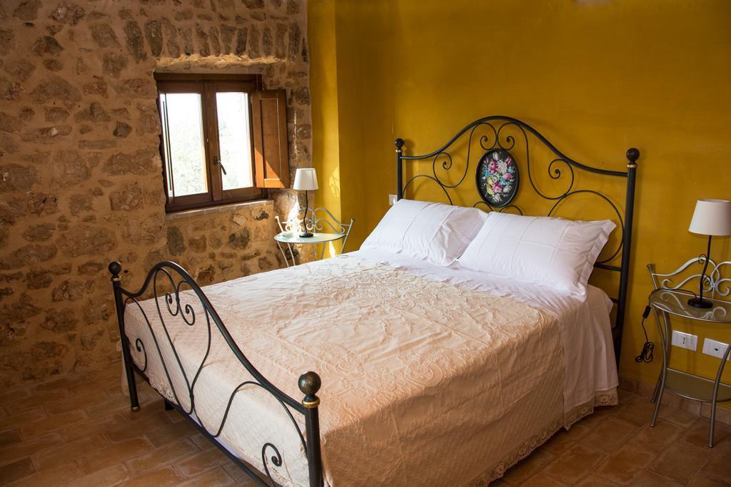 Sonnino Agriturismo Casale Re חדר תמונה