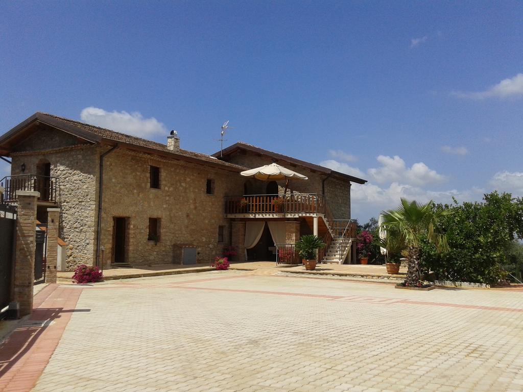 Sonnino Agriturismo Casale Re מראה חיצוני תמונה