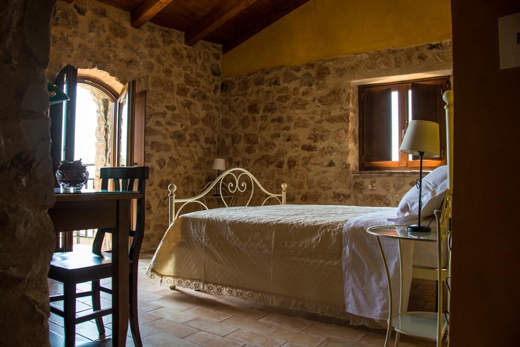 Sonnino Agriturismo Casale Re חדר תמונה